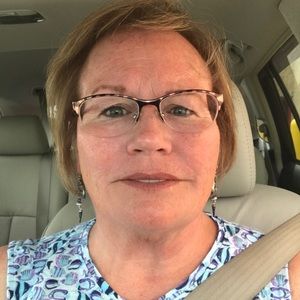 Meet your Posher, Elizabeth c